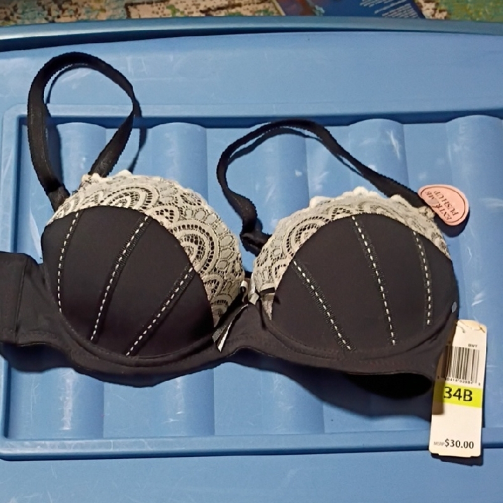 Jezebel Black Push-up Bra with White Lace Accents. 34B. NWT